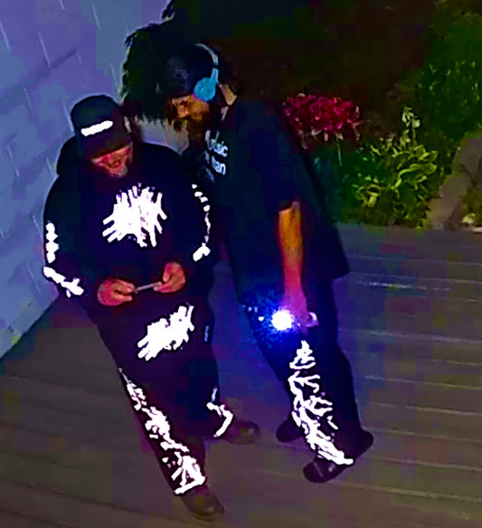 𝙱𝙾𝙻𝚃 𝚂𝚆𝙴𝙰𝚃𝚂
